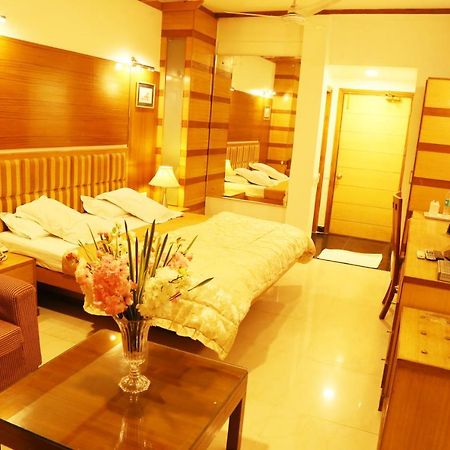 Hotel H26 Чандигарх Экстерьер фото