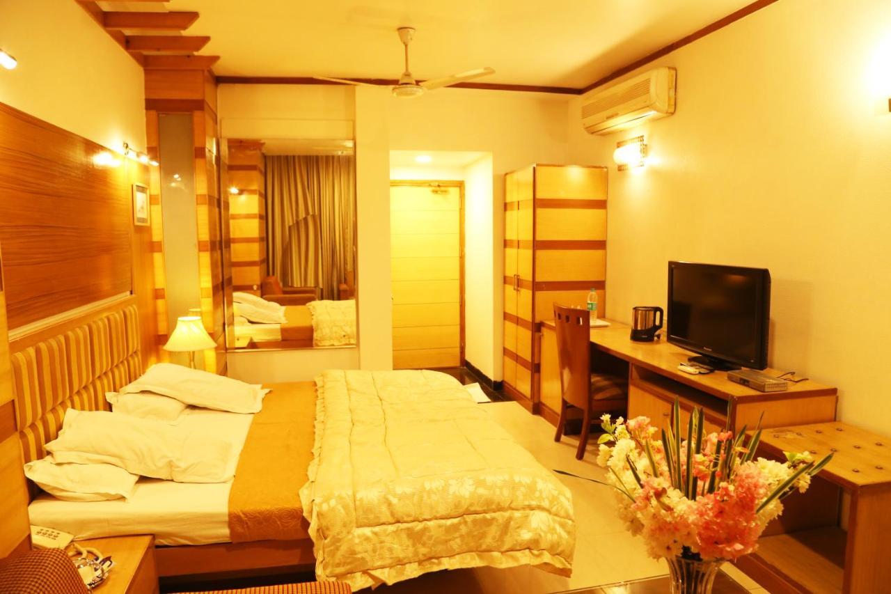 Hotel H26 Чандигарх Экстерьер фото