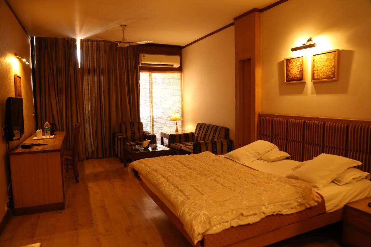 Hotel H26 Чандигарх Экстерьер фото