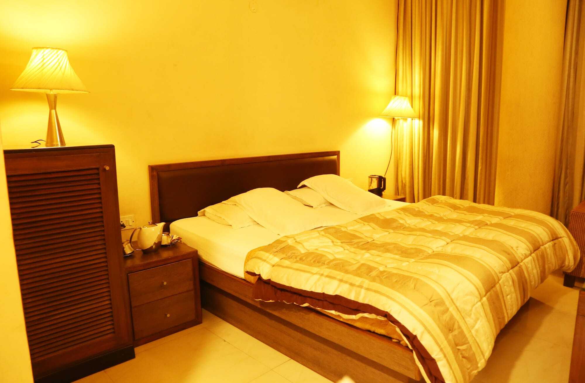 Hotel H26 Чандигарх Экстерьер фото